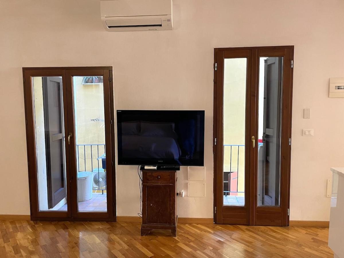 Апартаменти Loft Del Pratello Болонья Екстер'єр фото